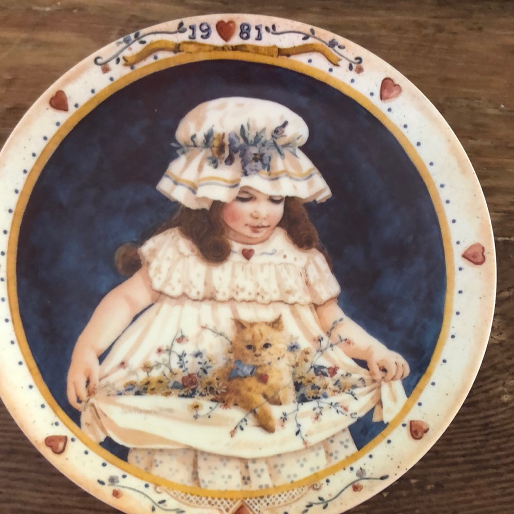 Carson mint collector plate “hearts and flowers “